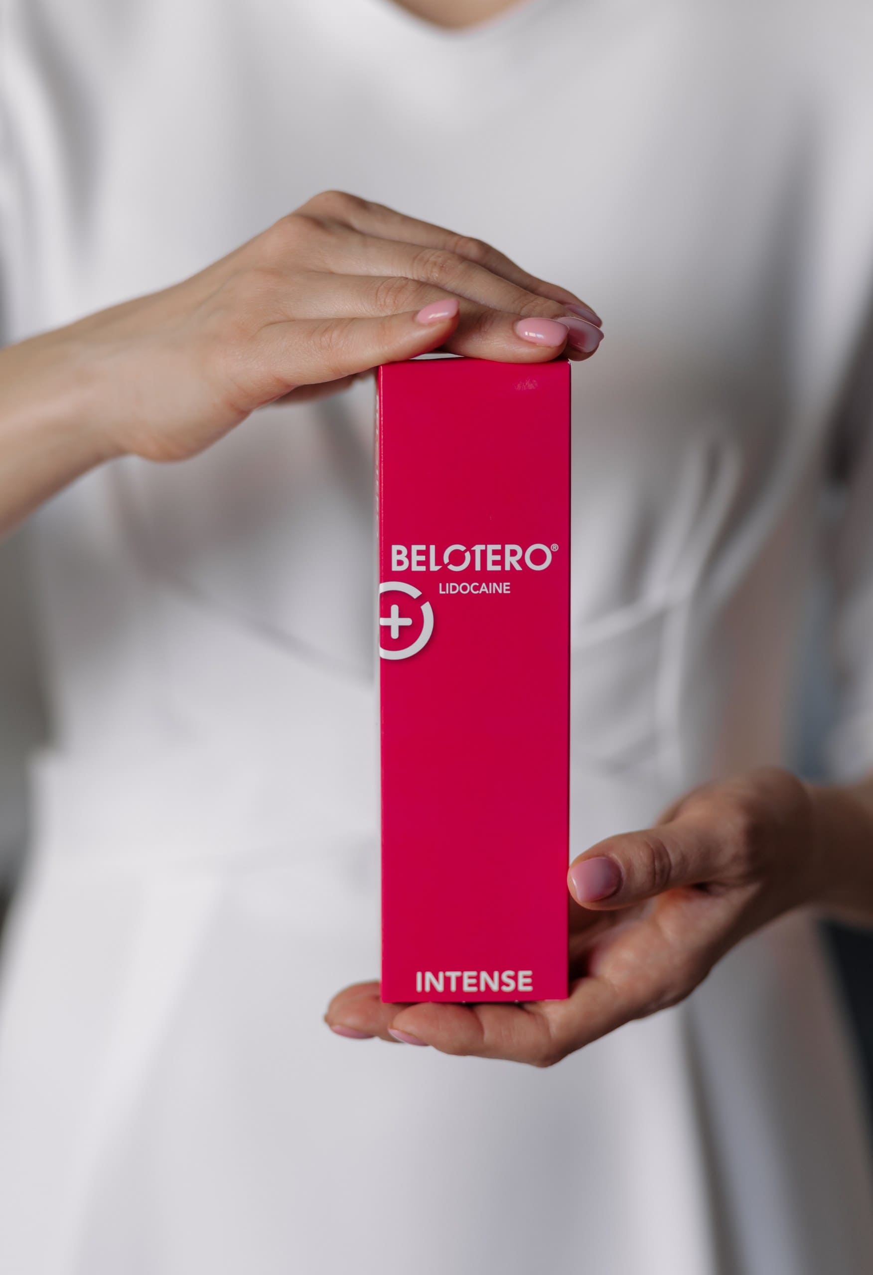 Контурная пластика губ Belotero Intense